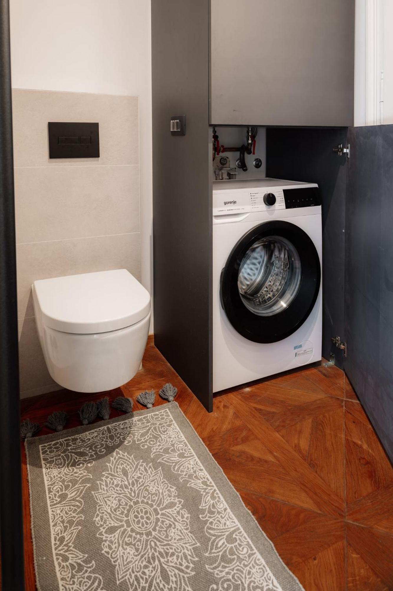 Main Square Apartments & Rooms Maribor Bagian luar foto