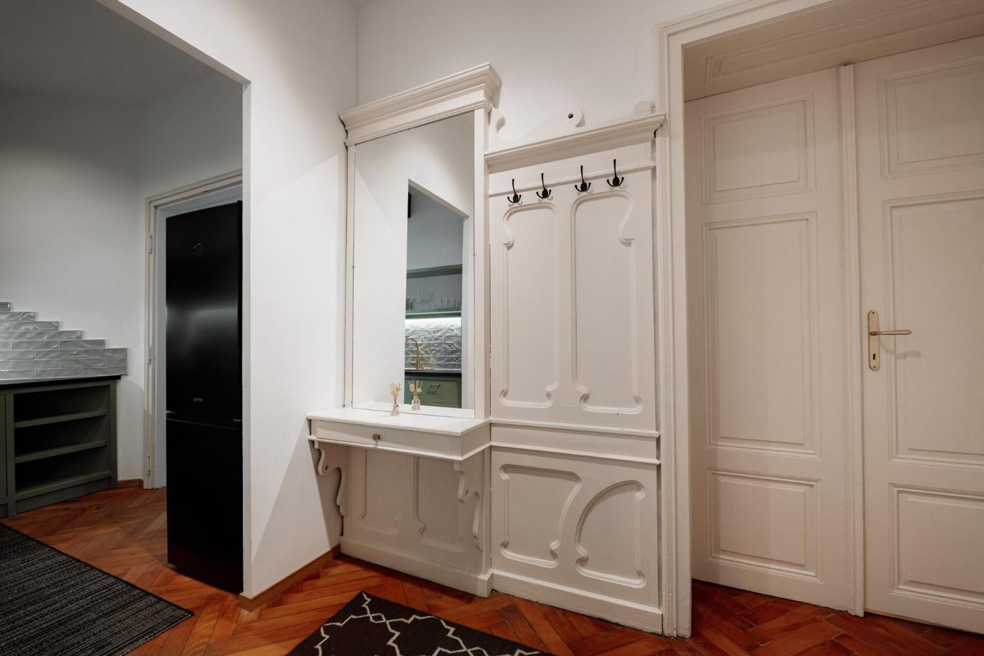 Main Square Apartments & Rooms Maribor Bagian luar foto