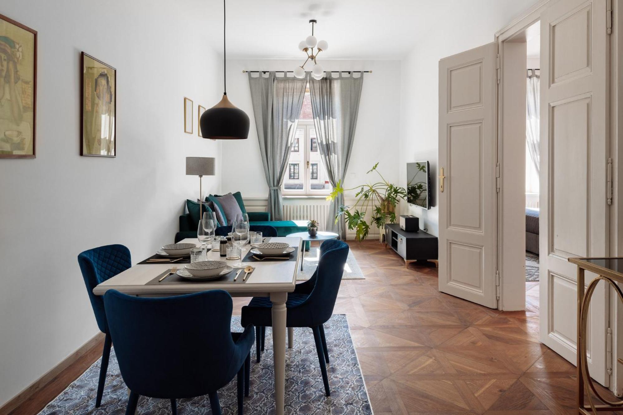 Main Square Apartments & Rooms Maribor Bagian luar foto