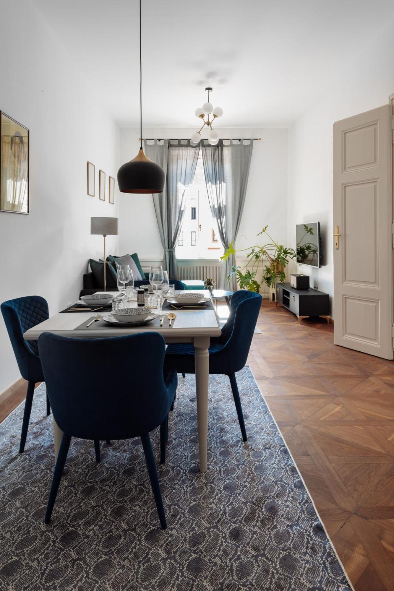 Main Square Apartments & Rooms Maribor Bagian luar foto