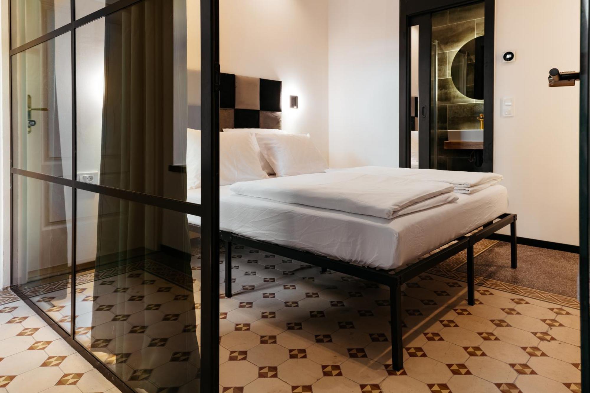 Main Square Apartments & Rooms Maribor Bagian luar foto