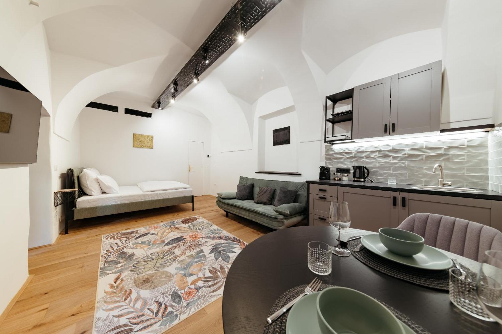 Main Square Apartments & Rooms Maribor Bagian luar foto