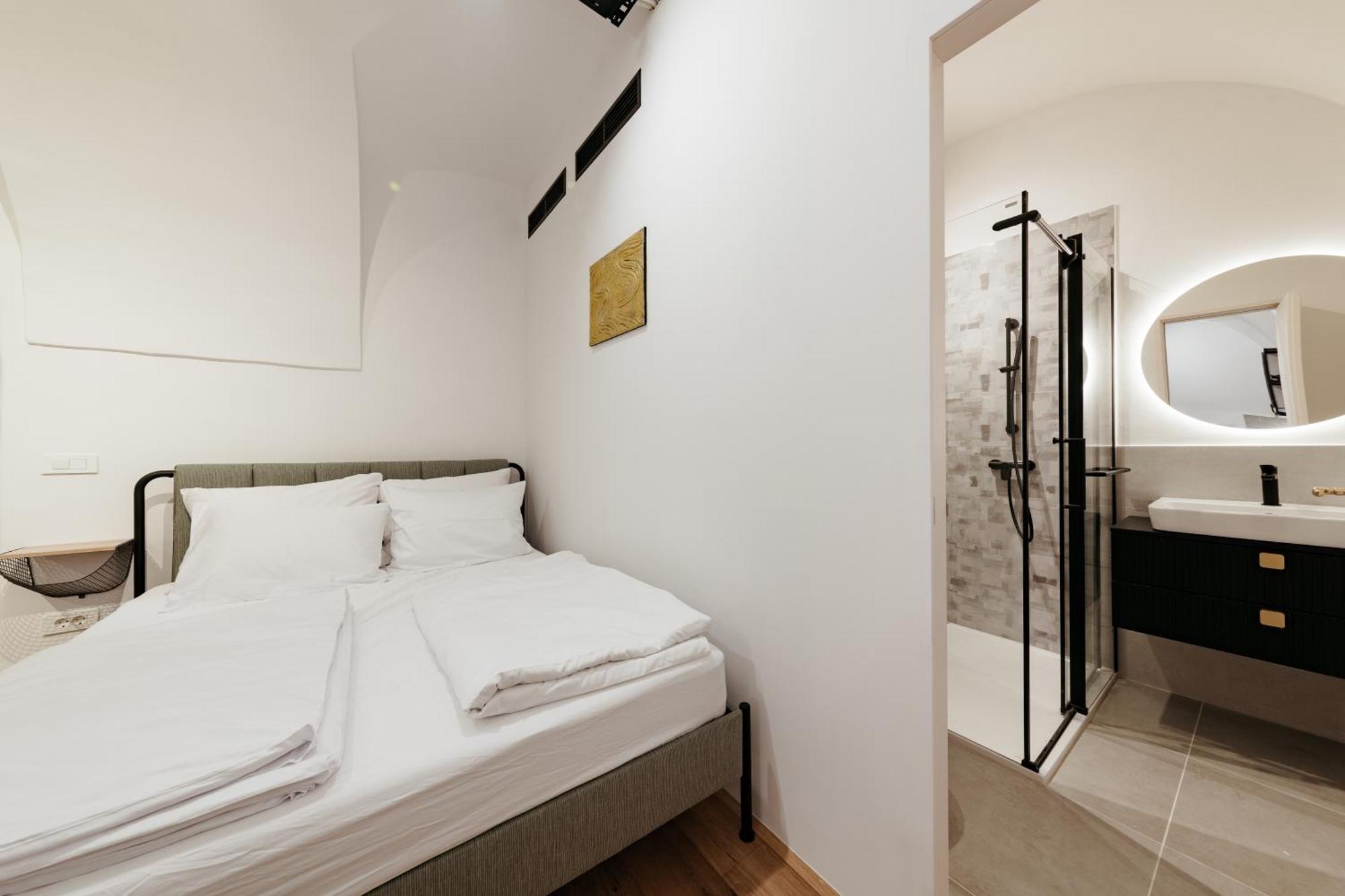 Main Square Apartments & Rooms Maribor Bagian luar foto
